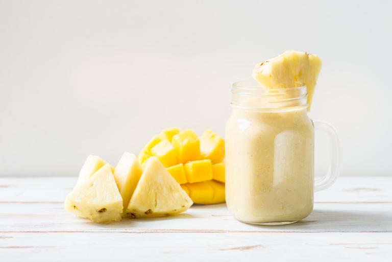 Pineapple-mango smoothie