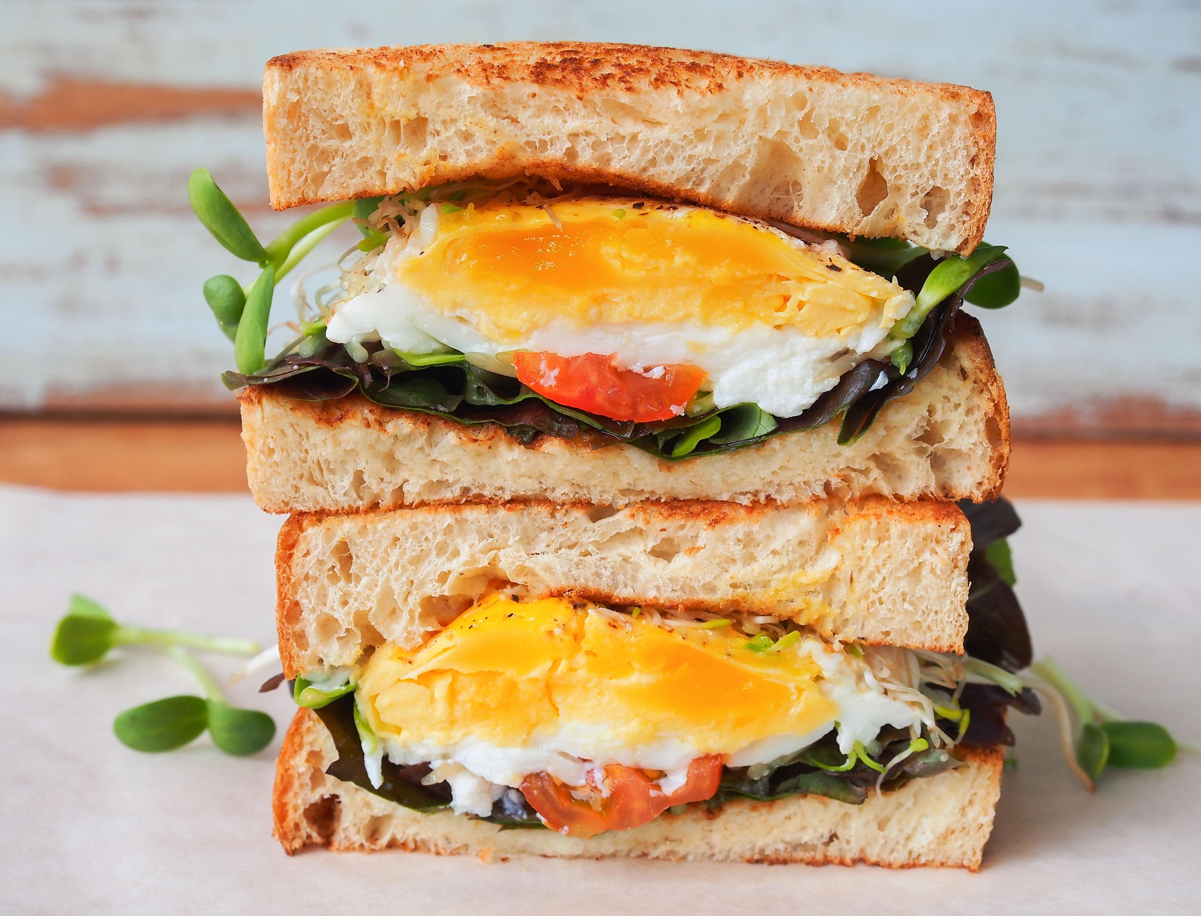 Eggs sandwich